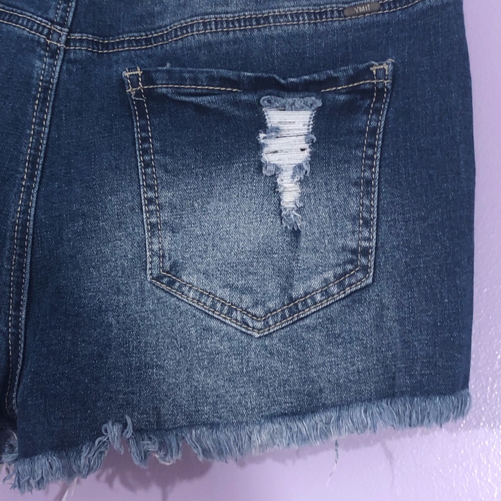 NWOT High Waisted Flower Embellished Jean Shorts Size 5 - Picture 6 of 8